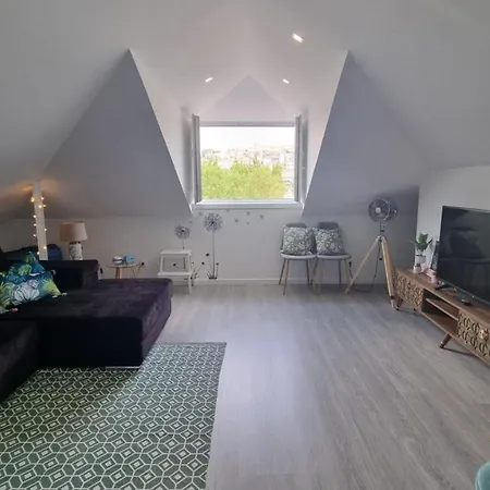 Luxury Penthouse - River Gallery Art - View&center