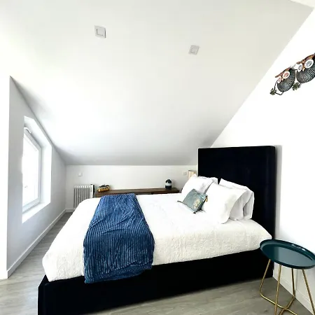 Luxury Penthouse - River Gallery Art - View&center *