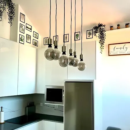 Luxury Penthouse - River Gallery Art - View&center *