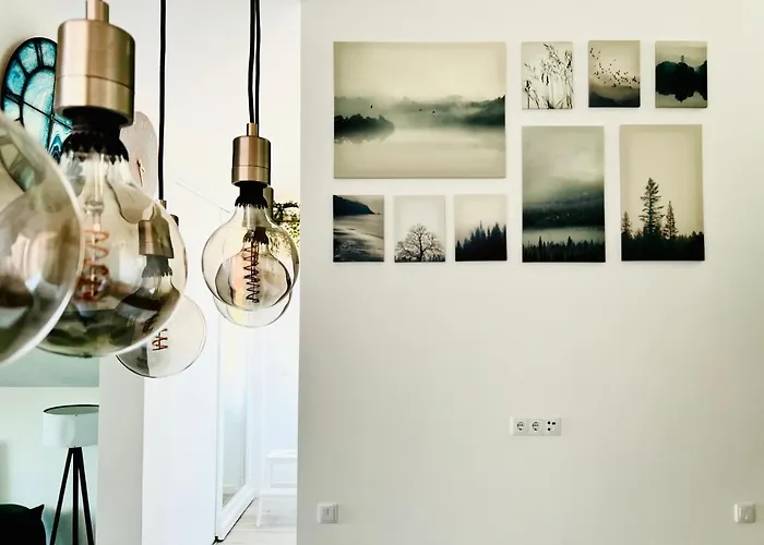 Luxury Penthouse - River Gallery Art - View&center *