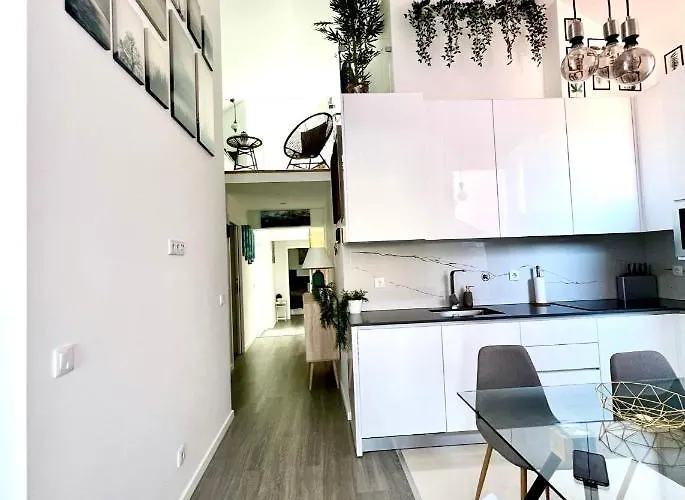 Luxury Penthouse - River Gallery Art - View&center Lejlighed