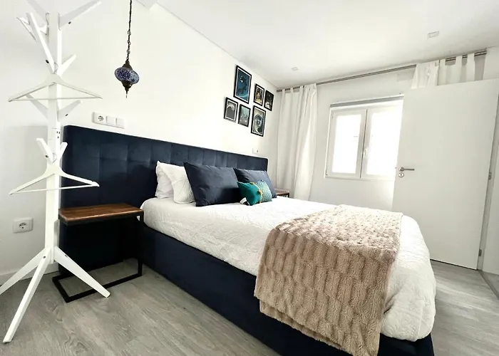 Luxury Penthouse - River Gallery Art - View&center *