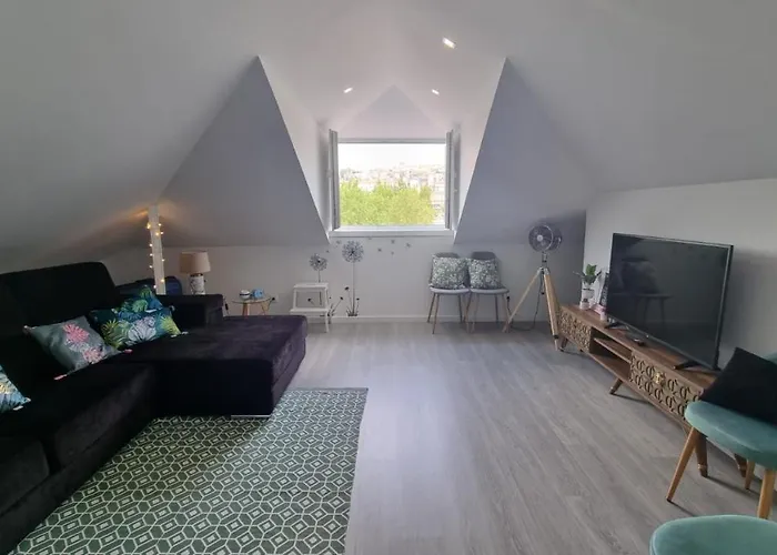 Luxury Penthouse - River Gallery Art - View&center