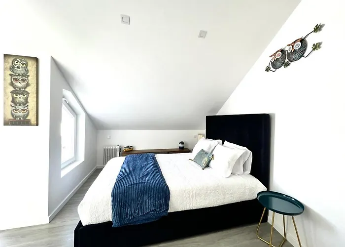 Luxury Penthouse - River Gallery Art - View&center *